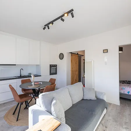 Cozy Ground-floor , Cleaning Included Daire
